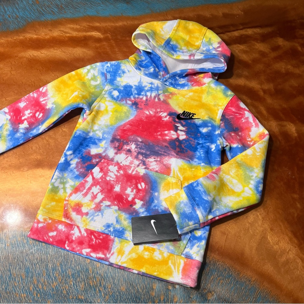 NWT Nike Club Fleece multicolored tie-dye hoodie Hoodie size 6 new red blue